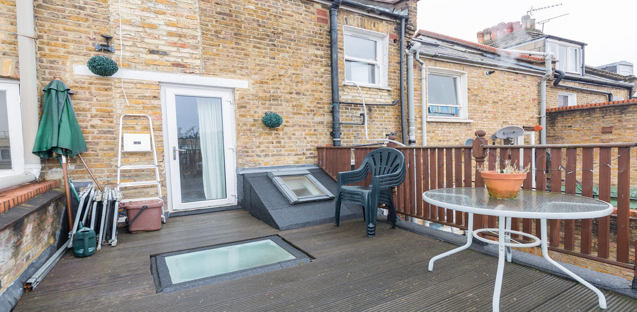 			PRIVATE ROOF TERRACE, 2 Bedroom, 1 bath, 1 reception Flat			 Gascony Avenue, WEST HAMPSTEAD